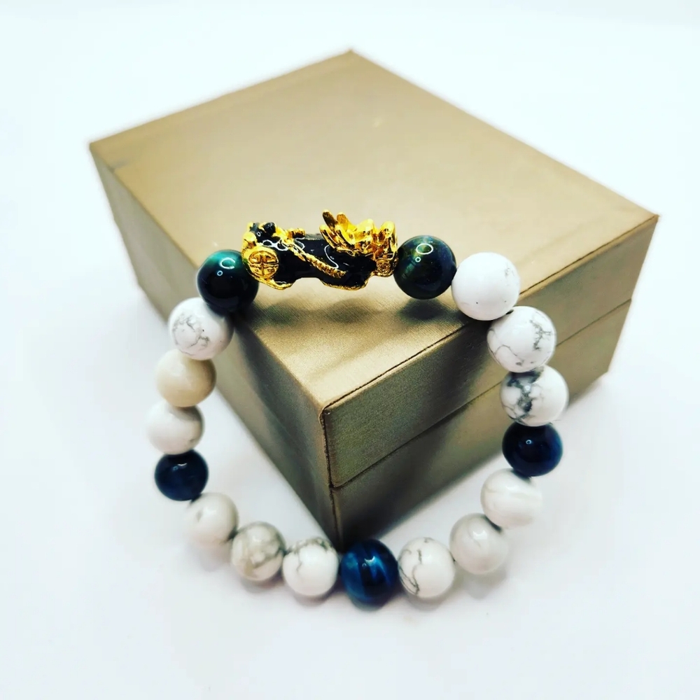 Howlite, Blue Tiger Eye, Pixiu Bracelet 10 mm